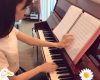 宮崎由加さん、ピアノを弾いて女らしいところを見せボイトレをたらし込むのお知らせ