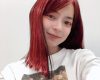 上國料萌衣「今後、ブログに載せる自撮りは全て赤髪にします！」