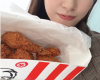 【KFC】ガーリックホットチキンが美味しすぎて逆に小田さくらのことが好きになってきたんだが